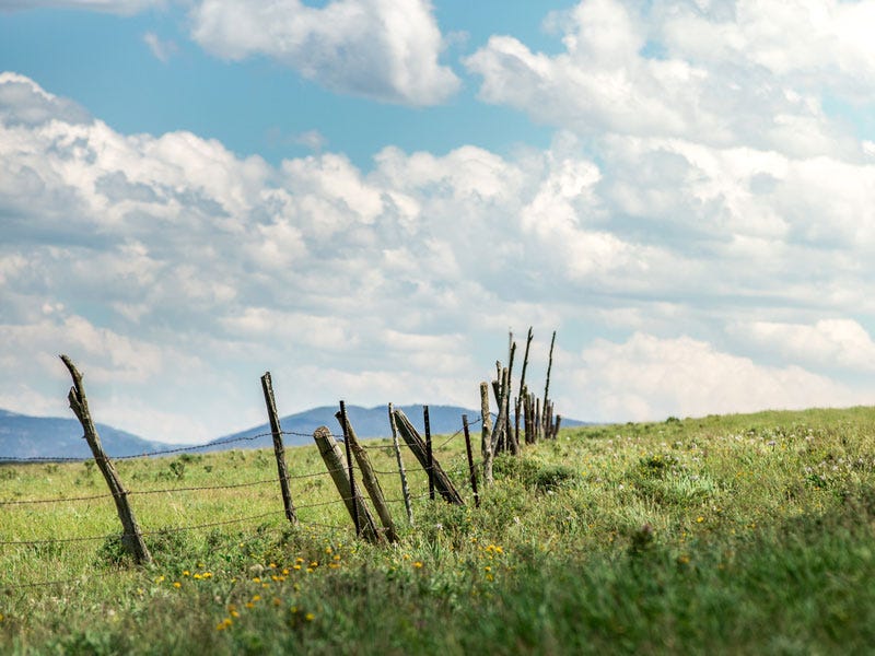 How do I build a Wire Fence?