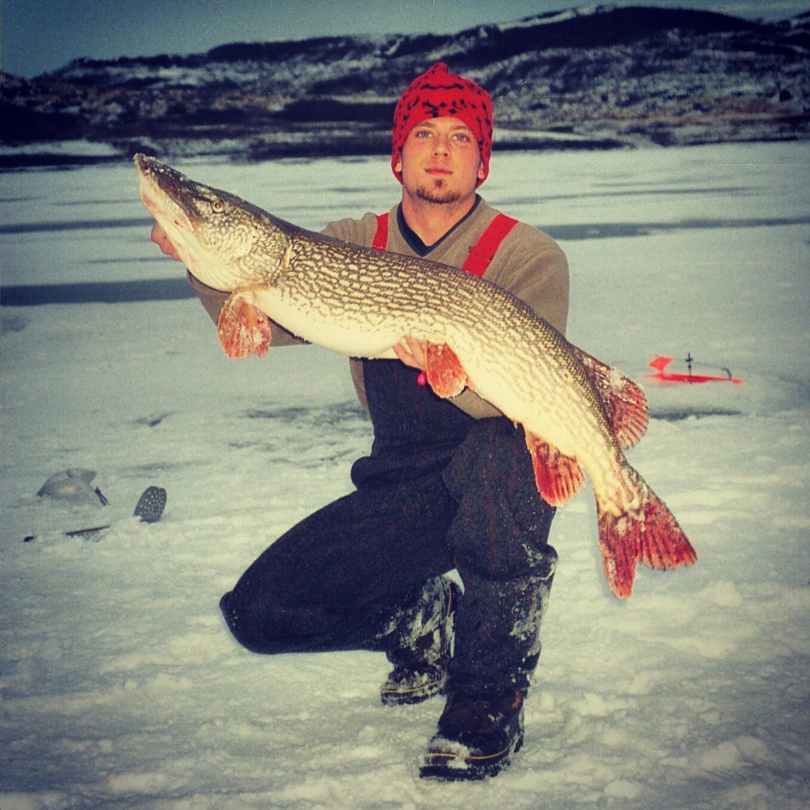 ice_fishing_hardwater_NP