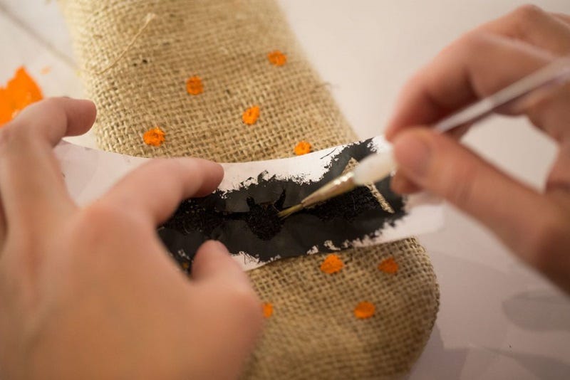 diy-burlap-bag-craft-treat-bags-4