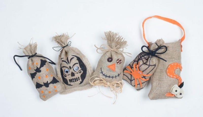 diy-burlap-bag-craft-treat-bags-6