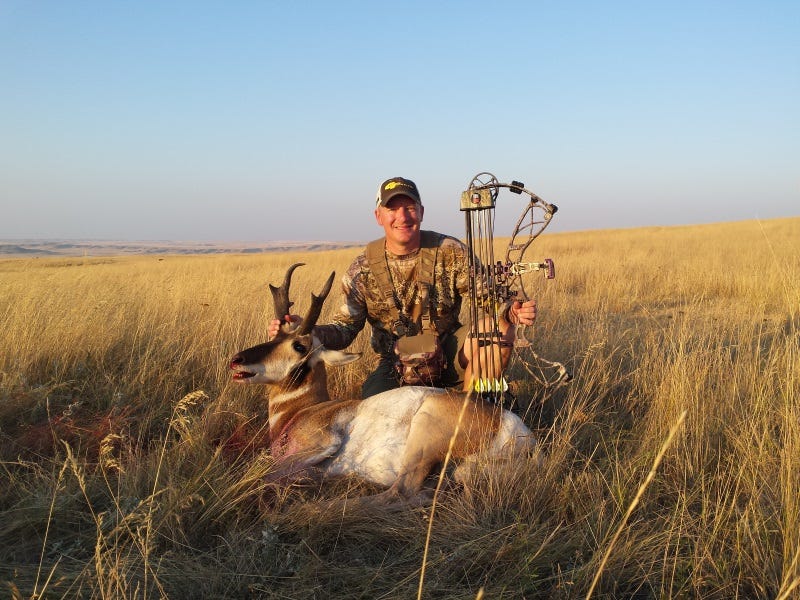 Bowhunting Antelope: How To Spot and Stalk Game