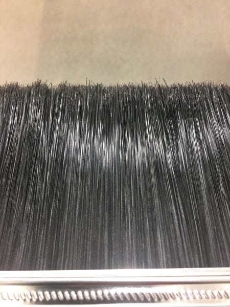 Paintbrush for tying flies
