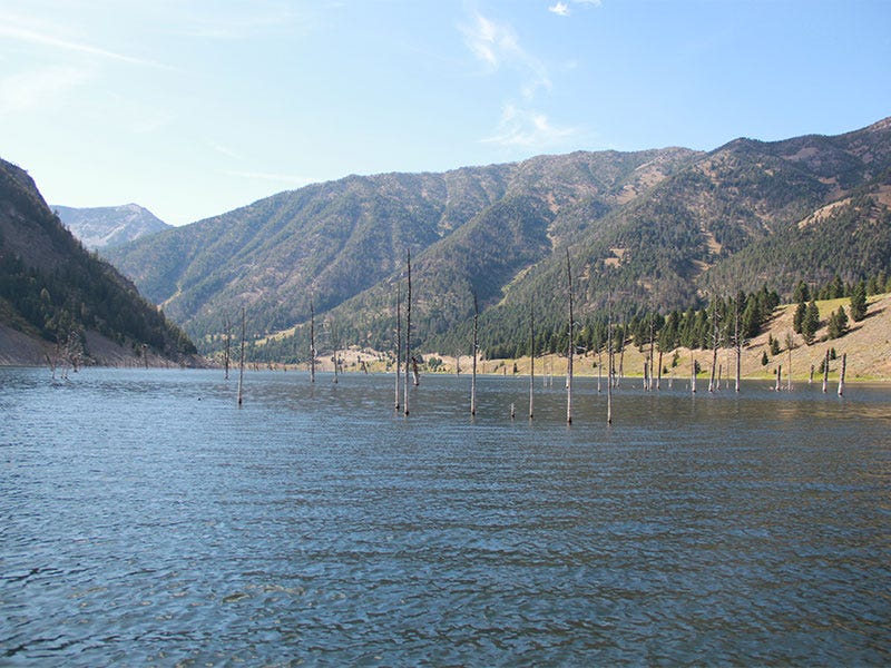 yellowstone_country_lake_and_rivers