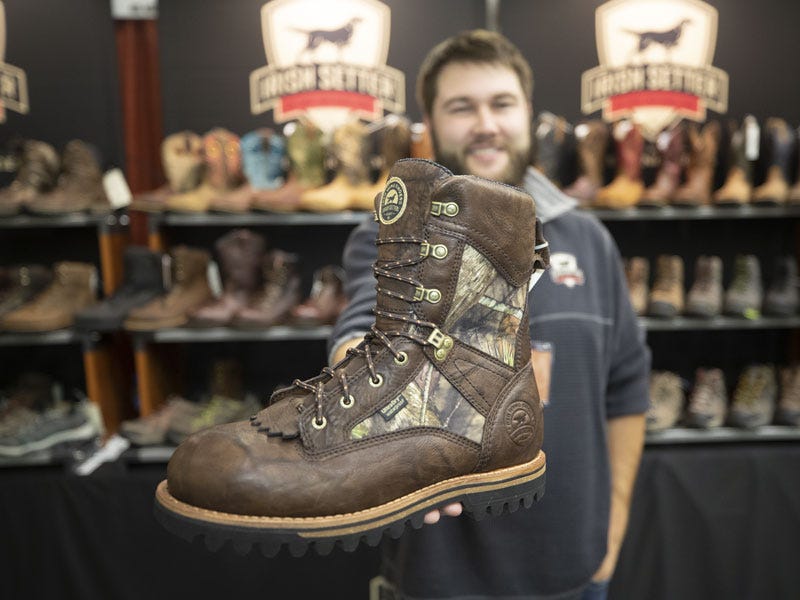 Best Boots for Tracking Elk in the Mountains