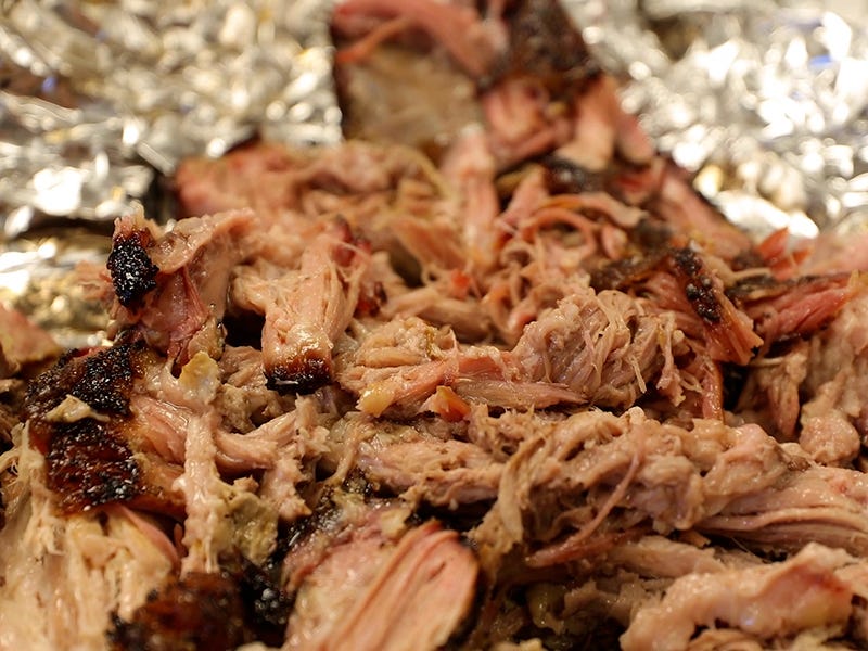 Summer Recipes: How to Keep Smoked Meat Warm before Serving?