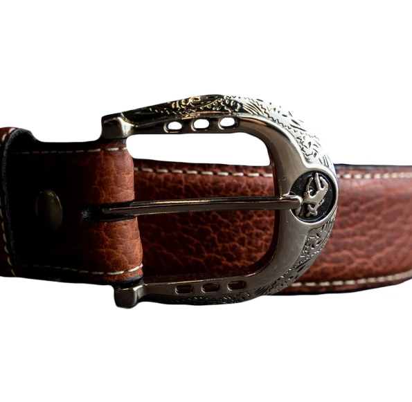smith and rogue bronco belt close up on buckle